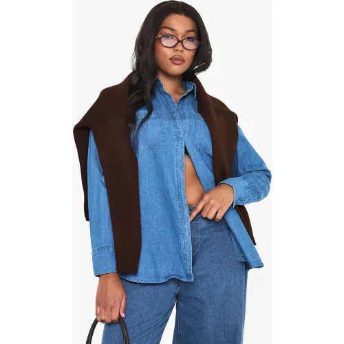 Grande Taille - Chemise En Jean Avec Poche - 44 - boohoo - Modalova