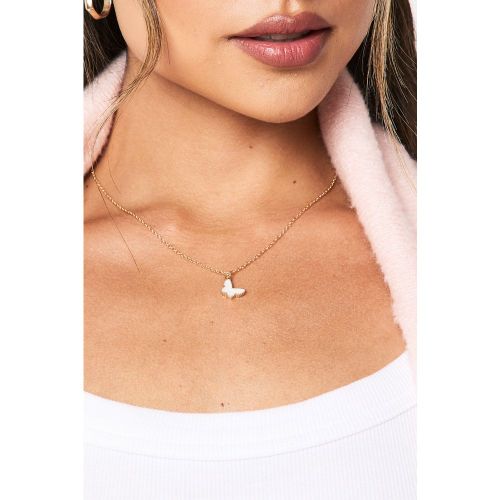 Collier À Pendentif Papillon En Émail - One Size - boohoo - Modalova