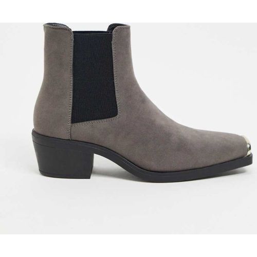 Bottines Chelsea en imitation daim à talon cubain et bout carré en métal - ASOS DESIGN - Modalova