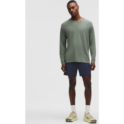 “ Short Pace Breaker doublÃ©s â€“ 13 cm â€“ Bleu â€“ Taille L - lululemon - Modalova