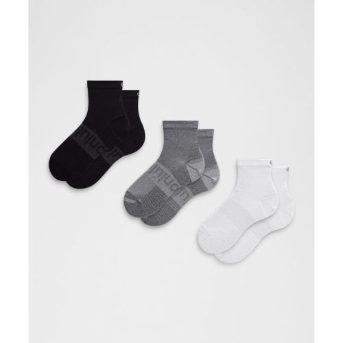 “ Chaussettes unisexes Power Stride Trio â€“ Blanc/Gris/Noir â€“ Taille S - lululemon - Modalova
