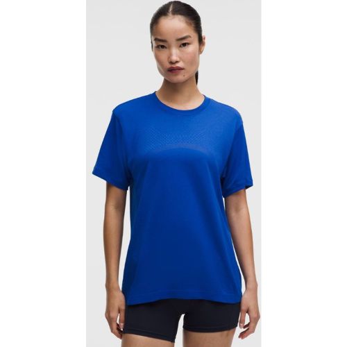 “ T-Shirt Swiftly Relaxed longueur hanche Logos â€“ Bleu â€“ Taille 14 - lululemon - Modalova