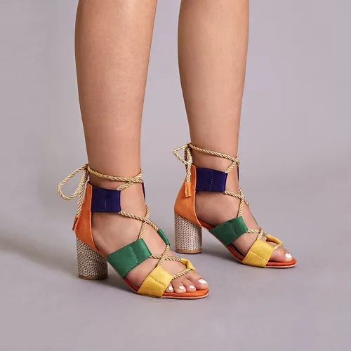 Chaussures à talons épais avec blocs de couleurs à lacets - SHEIN - Modalova
