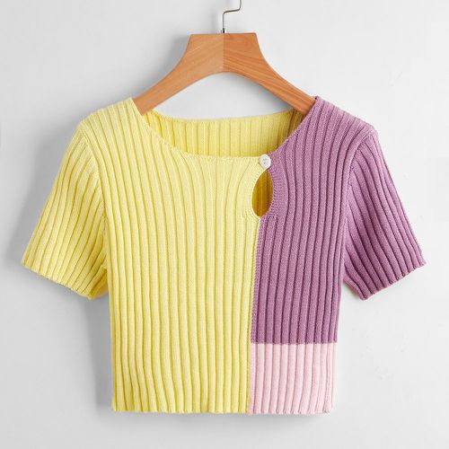 Top court en tricot à blocs de couleurs à bouton découpe - SHEIN - Modalova