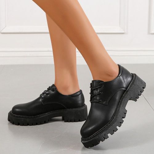Chaussures oxford minimaliste à lacets - SHEIN - Modalova
