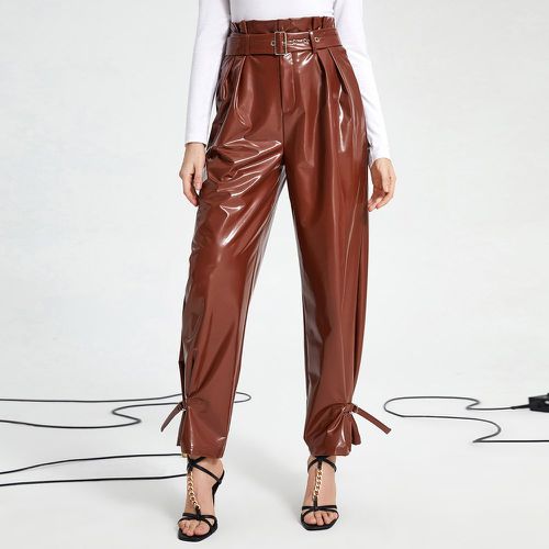 Pantalon plissé à taille froncée ceinturé en cuir PU - SHEIN - Modalova