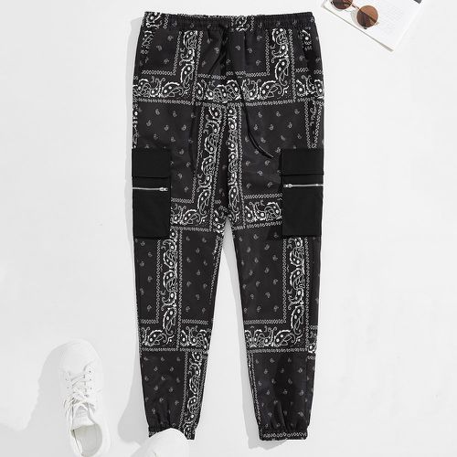 Pantalon de jogging à imprimé foulard zippé poche à rabat à cordon - SHEIN - Modalova