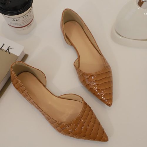 Chaussures plates glissantes en relief de crocodile - SHEIN - Modalova