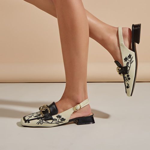 Chaussures plates à bride arrière métallique à chaîne fleuri - SHEIN - Modalova