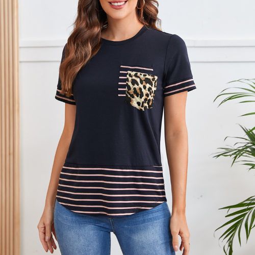 T-shirt avec poche à rayures léopard - SHEIN - Modalova