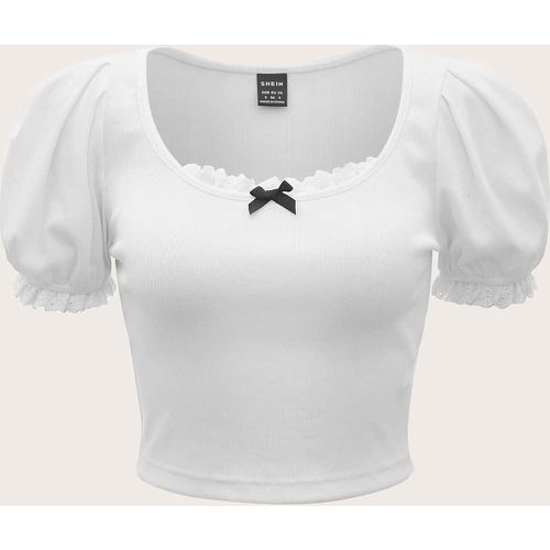 T-shirt court contrastant à broderie anglaise manches bouffantes à nœud papillon - SHEIN - Modalova