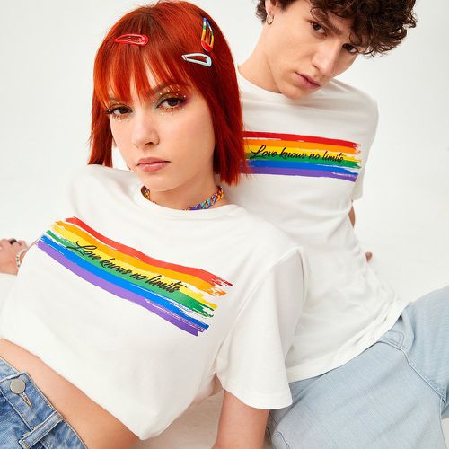 Pièce T-shirt court LGBT à motif arc-en-ciel et slogan - SHEIN - Modalova