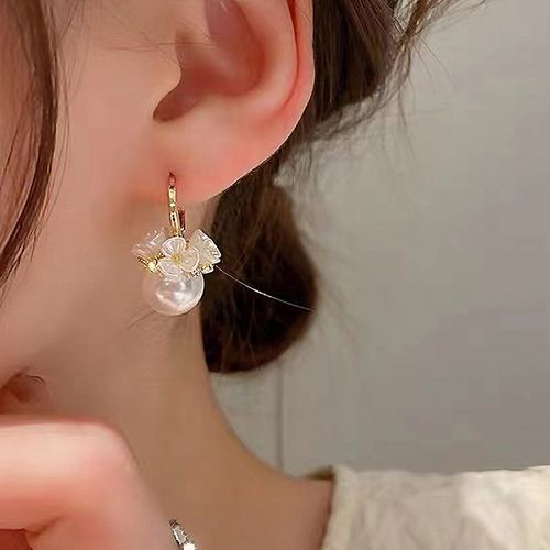Pendants d'oreilles fausse perle & à fleur - SHEIN - Modalova
