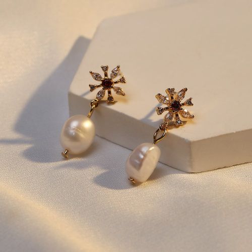 Pendants d'oreilles perle de culture et zircone cubique à fleur - SHEIN - Modalova