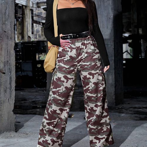 T-shirt à col carré & Pantalon à imprimé camouflage (sans ceinture) - SHEIN - Modalova