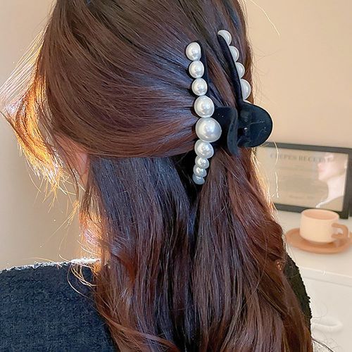 Griffe à cheveux perle de culture - SHEIN - Modalova
