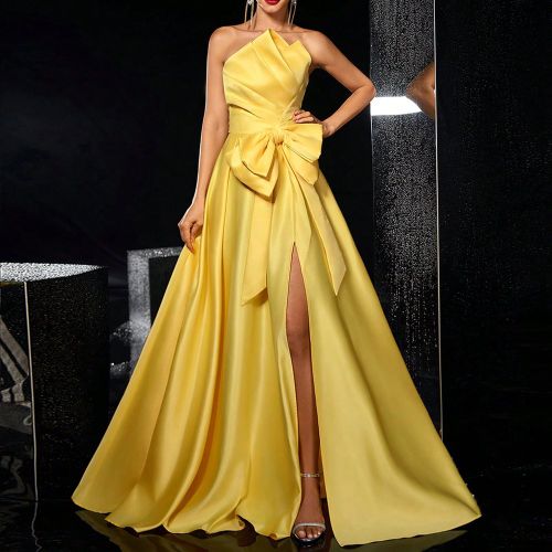 Robe de soirée élégante et romantique pour invités de mariage, en satin jaune avec grand nœud plissé. Fente haute, convient pour dîner, soirée - SHEIN - Modalova