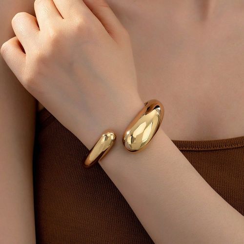 Pièce Bracelet en alliage doré simple en forme de goutte d'eau, bracelet en or à la mode - SHEIN - Modalova