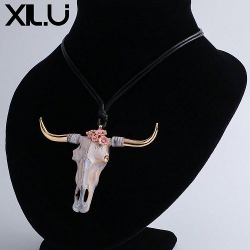 Pièce Personnalité 3D Tête de Taureau & Peinture Colorée & Petite Fleur Chaîne de Chandail avec Cordon en PU, Idéal pour la Saint-Valentin, Mama - SHEIN - Modalova