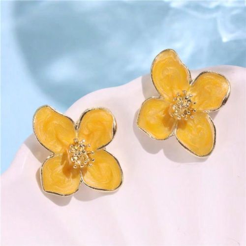 Paire de boucles d'oreilles pendantes à fleurs jaunes rétro françaises inspirées d'hibiscus glacées à la mode. Accessoires floraux polyvalents p - SHEIN - Modalova