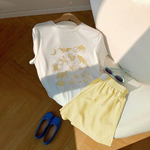 Pièces/set s Tenue décontractée d'été avec t-shirt à manches courtes col rond imprimé étoile de mer et shorts rayés - SHEIN - Modalova