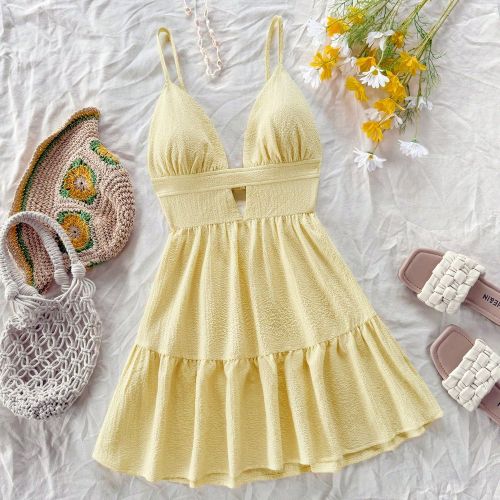 Robe à fines bretelles, col en V et dos nu, style décontracté, pour jeunes s rondes. Couleur: jaune - SHEIN - Modalova