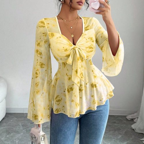 Nouveau T-shirt décontracté et élégants avec imprimé floral, manches évasées en maille transparente et nœud papillon à l'avant - SHEIN - Modalova