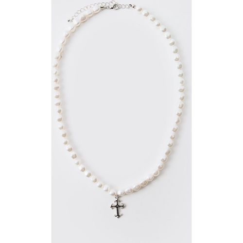 Collier perlé à pendentif croix - ONE SIZE - Boohooman - Modalova