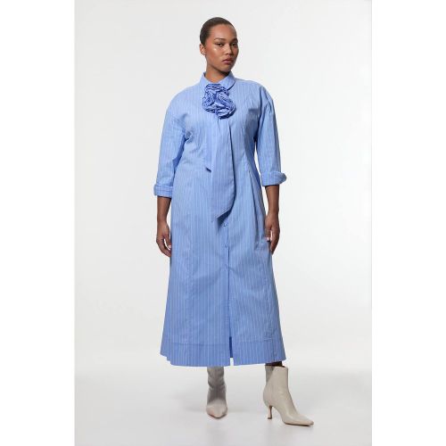 Robe maxi chemisier en coton à rayures et rosette grande taille | Taille 20 - KarenMillen - Modalova