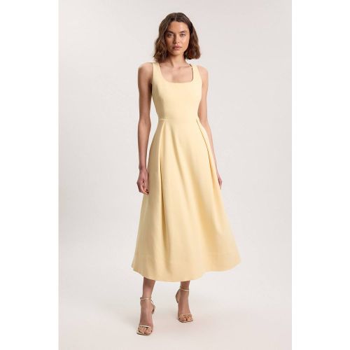 Robe Midi Cintrée À Jupe Ample Taille Petite | Taille 16 - KarenMillen - Modalova