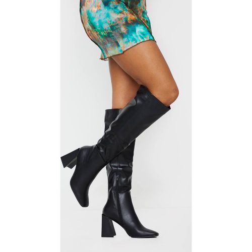 Black Bottes Hautes À Talon Évasé Carré Et Bout Carré En Synthétiquecuir | Taille 36 - PrettyLittleThing - Modalova