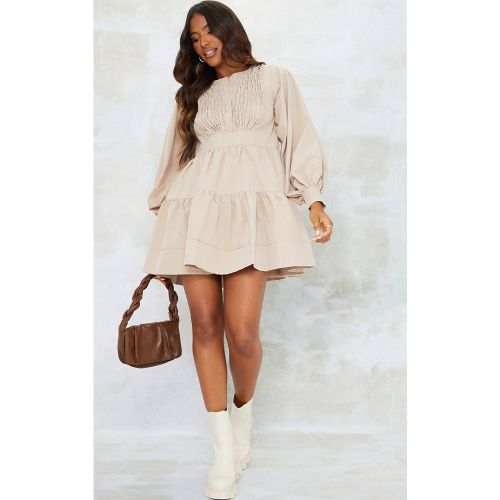 Stone Robe Smockée Étagée Tissée À Volants | Taille 32 - PrettyLittleThing - Modalova