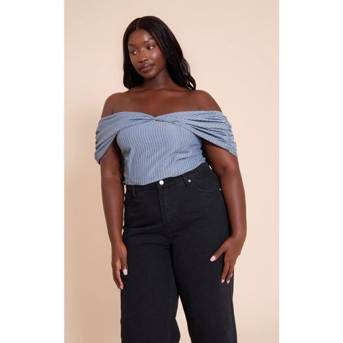 Grey Haut Bardot Grande Taille En Coton Rayé Avec Détail Torsadé | Taille 46 - PrettyLittleThing - Modalova