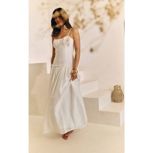 White Robe Longue Taille Basse À Buste Froncé | Taille 42 - PrettyLittleThing - Modalova