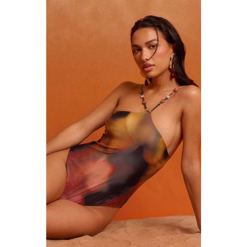 Multi Maillot De Bain À Imprimé Flou Avec Encolure Licou | Taille 32 - PrettyLittleThing - Modalova