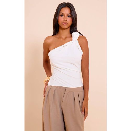 Cream Top Petite Épaule Dénudée À Détail Nœud En Tissu Fluide | Taille 42 - PrettyLittleThing - Modalova