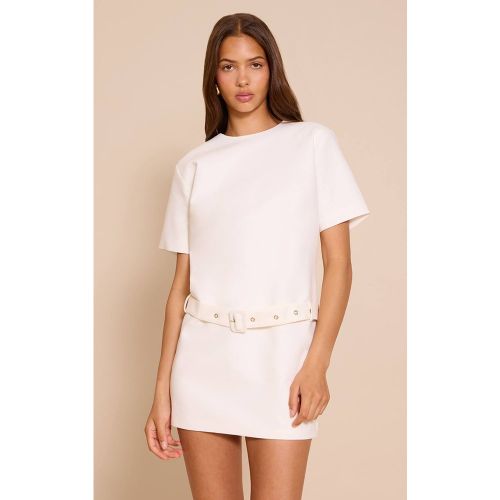 Cream Robe Mini Ceinturée En Tissu Tissé À Manches Courtes Oversize | Taille 42 - PrettyLittleThing - Modalova