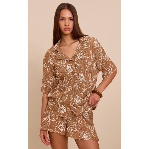 Tan Short Fluide Brodé À Motifs Floraux | Taille 32 - PrettyLittleThing - Modalova