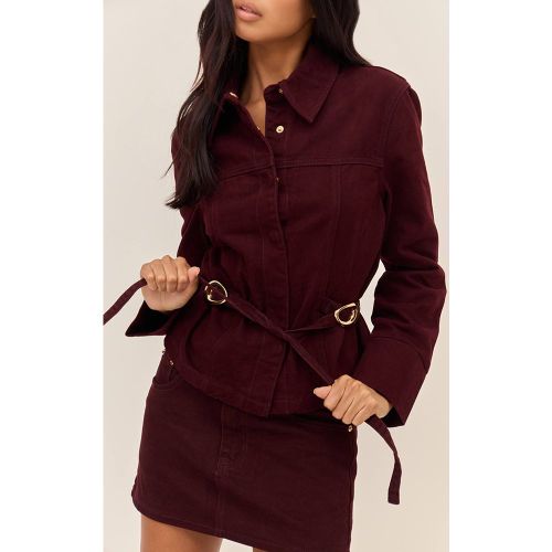 Burgundy Veste En Jean Courte Ceinturée À Patte De Boutonnage Dissimulée | Taille 42 - PrettyLittleThing - Modalova