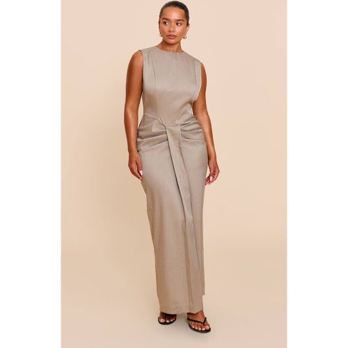 Grey Robe Maxi Plissée À La Taille En Tissu Tissé Shape | Taille 36 - PrettyLittleThing - Modalova