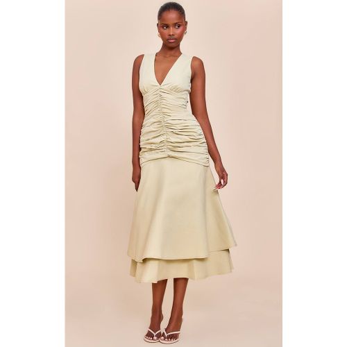 Sage Robe Midi Froncée À Taille Basse En Tissu Tissé | Taille 32 - PrettyLittleThing - Modalova