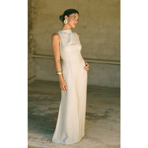 Cream Robe Longue Texturée À Col Bateau | Taille 42 - PrettyLittleThing - Modalova