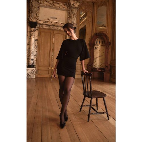 Black Robe Moulante Super Extensible Plt Label | Taille 42 - PrettyLittleThing - Modalova