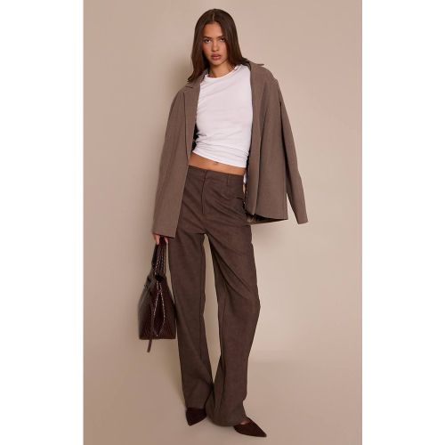 Brown Pantalon Droit En Synthétiquecuir Texturé | Taille 42 - PrettyLittleThing - Modalova