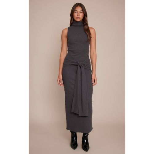 Charcoal Robe Longue Côtelée Brossée Sans Manches Avec Détail Cache-cœur | Taille 42 - PrettyLittleThing - Modalova