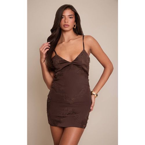 Robe Mini En Satin À Col En V | Taille 42 - PrettyLittleThing - Modalova