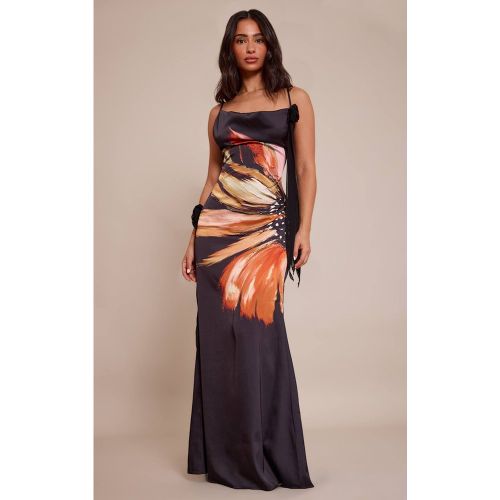 Multi Robe Longue Petite À Imprimé Floral En Satin Avec Col Bénitier Drapé | Taille 42 - PrettyLittleThing - Modalova