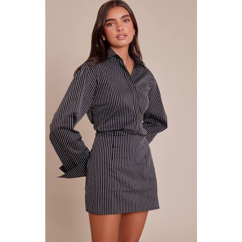 Black Robe Chemise Cintrée À Fines Rayures Boutonnée | Taille 42 - PrettyLittleThing - Modalova