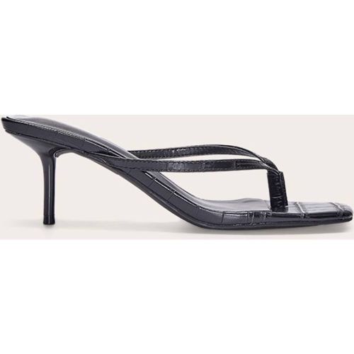 Black Mules À Talon Moyen À Bout Carré Et Bride Tong Effet Croco | Taille 41 - PrettyLittleThing - Modalova