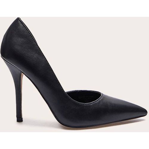 Black Escarpins À Talons Hauts En Synthétiquecuir À Bout Pointu Et Découpes Incurvées | Taille 38 - PrettyLittleThing - Modalova
